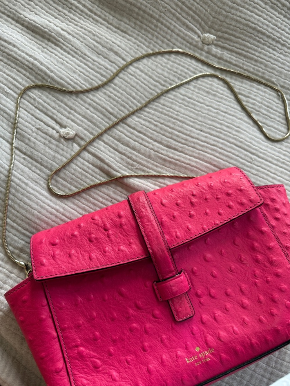 Kate Spade Hot Pink Textured Crossbody with Gold Chain - Picture 11 of 12